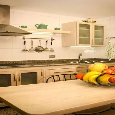 Puerto Del Carmen Sleeps 4 Wifi * Пуерто-дель-Кармен