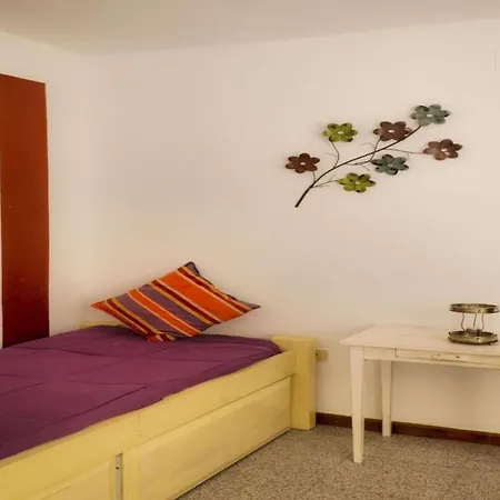 Апартаменти Puerto Del Carmen Sleeps 4 Wifi